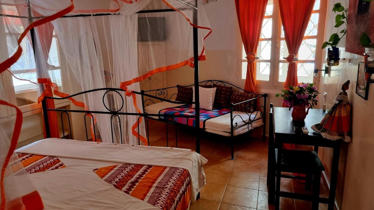 Chez Coumbis Bed and Breakfast Gorée Εξωτερικό φωτογραφία
