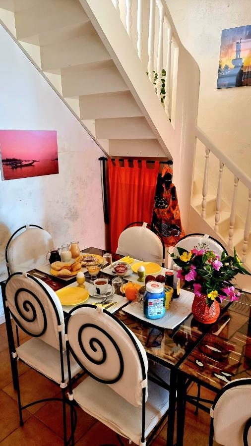 Chez Coumbis Bed and Breakfast Gorée Εξωτερικό φωτογραφία