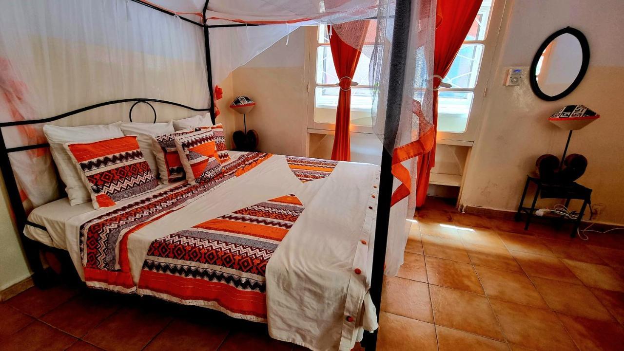 Chez Coumbis Bed and Breakfast Gorée Εξωτερικό φωτογραφία